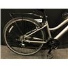 Image 2 : GREY MARIN KENTFIELD TWO 24 SPEED HYBRID CRUISER BIKE, SMALL FRAME SIZE