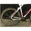 Image 3 : WHITE AND RED GT TRANSEO 4.0 24 SPEED FRONT SUSPENSION TRAIL BIKE WITH FRONT AND REAR DISC BRAKES,