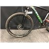 Image 8 : GREEN AND BLACK SCOTT ASPEN 24 SPEED FRONT SUSPENSION MOUNTAIN BIKE WITH FRONT AND REAR HYDRAULIC