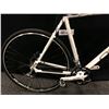 Image 2 : WHITE AND BLACK OPUS SEKHMET 20 SPEED ROAD BIKE WITH FRONT AND REAR DISC BRAKES, SECONDARY BRAKE