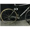 Image 2 : BLACK GT SERIES 3.0 18 SPEED ROAD BIKE, FRONT WHEEL AND BRAKE NEED REPAIR/MAINTENANCE