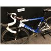 Image 10 : BLUE AND WHITE CERVELO SOLOIST 20 SPEED ROAD BIKE, 56 CM FRAME SIZE