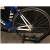 Image 8 : BLUE AND WHITE CERVELO SOLOIST 20 SPEED ROAD BIKE, 56 CM FRAME SIZE