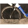 Image 9 : BLUE AND WHITE CERVELO SOLOIST 20 SPEED ROAD BIKE, 56 CM FRAME SIZE