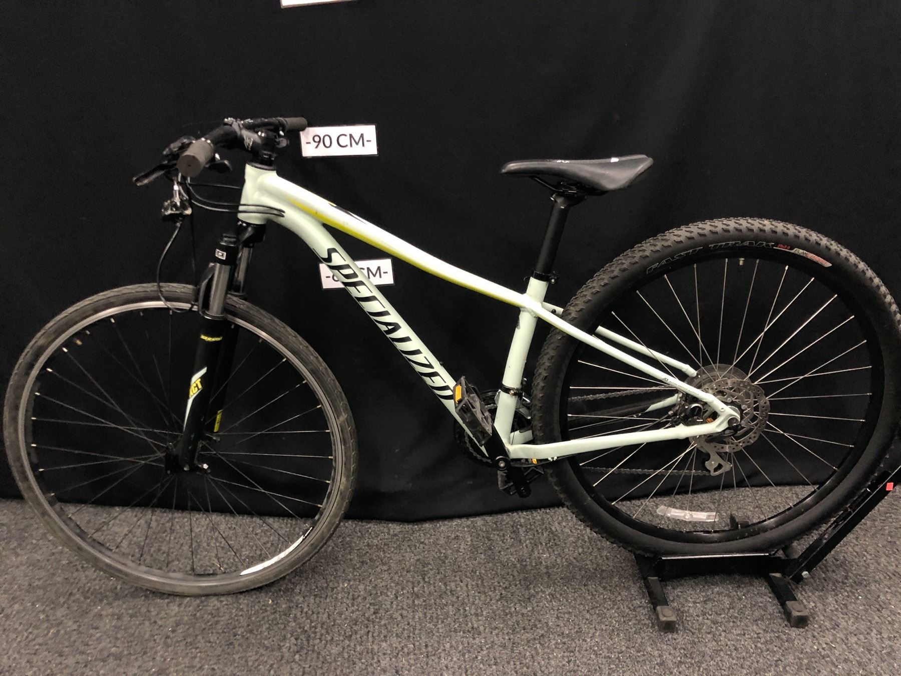 BLUE SPECIALIZED ROCKHOPPER 24 SPEED FRONT SUSPENSION MOUNTAIN BIKE WITH FRONT AND REAR HYDRAULIC