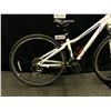 Image 2 : WHITE LIV ROVE 24 SPEED FRONT SUSPENSION HYBRID TRAIL BIKE, XS FRAME SIZE