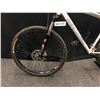 Image 8 : GREY ROCKY MOUNTAIN SOUL 24 SPEED FRONT SUSPENSION MOUNTAIN BIKE WITH FRONT AND REAR DISC BRAKES,