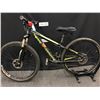 Image 8 : BLACK AND GREEN ROCKY MOUNTAIN FUSION 9 SPEED FRONT SUSPENSION MOUNTAIN BIKE WITH REAR HYDRAULIC