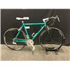 Image 1 : GREEN MOTOBECANE 33 SPEED ROAD BIKE WITH SECONDARY BRAKE LEVERS, 56 CM FRAME SIZE