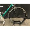 Image 2 : GREEN MOTOBECANE 33 SPEED ROAD BIKE WITH SECONDARY BRAKE LEVERS, 56 CM FRAME SIZE