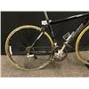 Image 2 : BLACK SPECIALIZED ALLEZ 16 SPEED ROAD BIKE