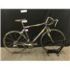 Image 1 : GREY GIANT 27 SPEED ROAD BIKE WITH CLIP PEDALS, REAR DERAILLEUR NEEDS MAINTENANCE