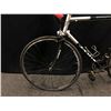 Image 8 : GREY JAMIS SATELLITE 24 SPEED ROAD BIKE WITH SECONDARY BRAKE LEVERS