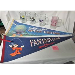 Lot of 2 pennents & 4 glass mugs 1980's - Walt Disney souveniers