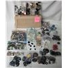 Image 2 : lot of assorted vintage buttons & plastic sewing basket