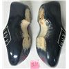 Image 2 : pair Dutch wooden shoes