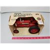 Image 3 : NIB ERTL FARMALL 350 TRACTOR (1/16 SCALE)