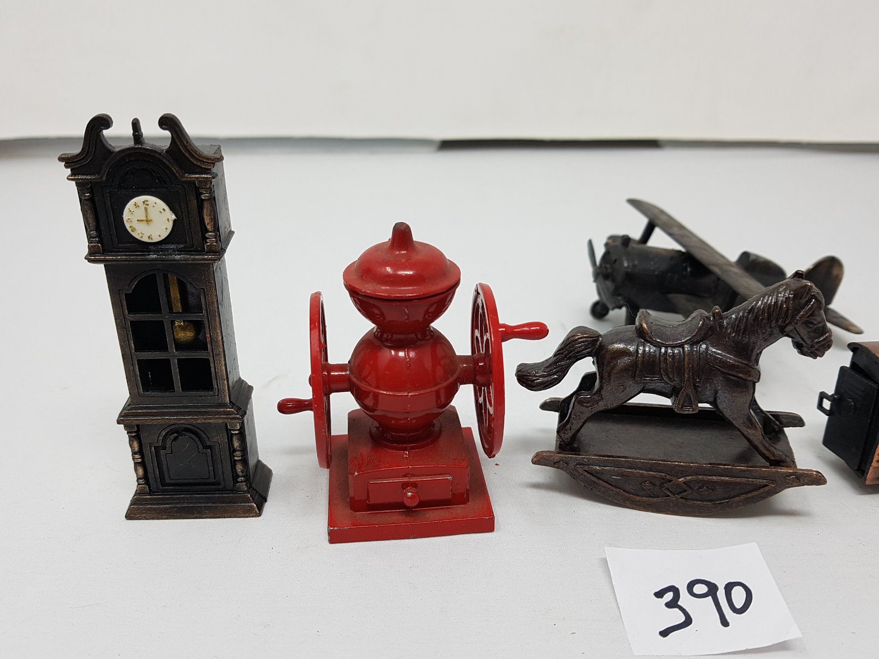 LOT OF VINTAGE PENCIL SHARPENERS