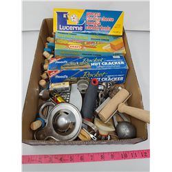 LOT OF ASSORTED ITEMS