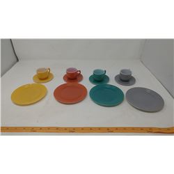 CHILDS ANCHOR HOCKING CUPS, SAUCERS AND PLATES SET - GREY, ORANGE YELLOW & TEAL