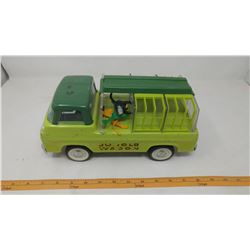 1960'S PRESSED METAL NYLINT FORD JUNGLE WAGON (PLASTIC ANIMALS NOT ORIGINAL)