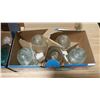 Image 3 : 14 ANTIQUE GLASS INSULATORS (2 HEMINGRAY NO.21, 3 HEMINGRAY NO. 42, 1 HEMINGRAY NO. 45, 2 DOMINION N