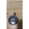 Image 2 : VINTAGE AIR PRESSURE GAUGES