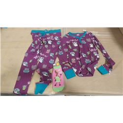 SIZE MEDIUM THERMAL PJ SET AND PAIR OF SOCKS