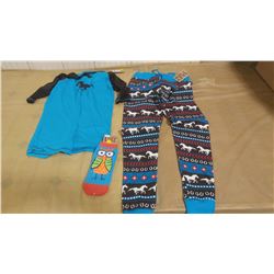 SMALL PJ SET AND PAIR OF SOCKS