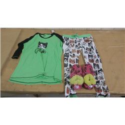 LARGE PJ SET AND PAIR OF SLIPPERS