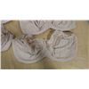 Image 5 : LOT OF FOUR BRAS AND TWO PAIRS OF UNDERWEAR (SIZES ON BRA TAGS NOT CANADIAN)