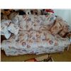 Image 1 : FLOWER LOVE SEAT