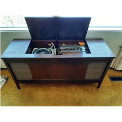 AM/FM RADIO & RECORD PLAYER IN STAND