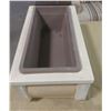 Image 2 : RECTANGLE PLANTER (10" X 19.5" X 7.25") G. BRAATEN