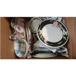 BOX OF ASSORTED ITEMS - DISHES, PLATES, BOWLS, ETC.