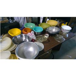 LOT OF ASSORTED TUPPERWARE, STRAINERS, ETC.