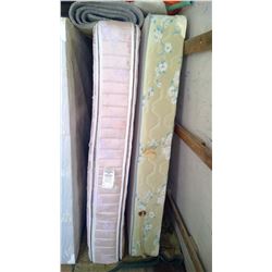 QUEEN MATTRESS SET - MASSAGING BOX SPRING