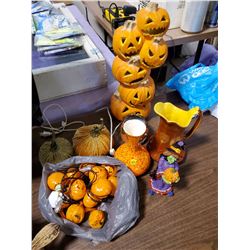 LOT OF HALLOWEEN DECORATIONS/HOME DÉCOR