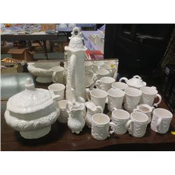 LOT OF CERAMIC KITCHENWARE