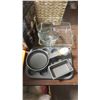 Image 2 : MAGIC BULLET SINGLE SHOT, CUTTING BOARDS, PYREX DISH, KITCHENWARE