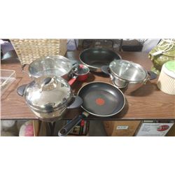 LOT OF ASSORTED POTS AND PANS