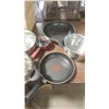 Image 3 : LOT OF ASSORTED POTS AND PANS