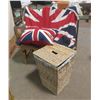 Image 1 : LAUNDRY BASKET, UNION JACK PILLOW AND BLANKET