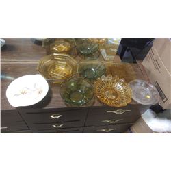 COLOURED GLASSWARE, BOX OF CUPS AND MUGS