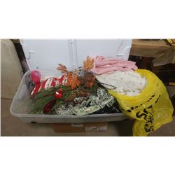 LOT OF ASSORTED CHRISTMAS DÉCOR