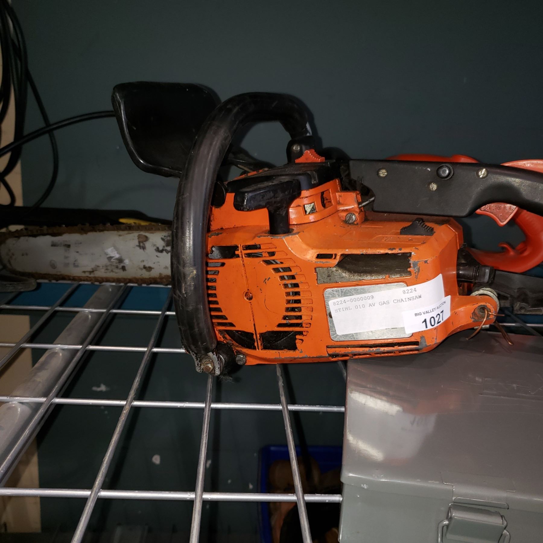 STIHL 010 AV GAS CHAINSAW Big Valley Auction STIHL 010 AV GAS CHAINSAW Big Valley Auction