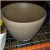 Image 2 : PLANTER POT AND RAIN BOOTS SIZE 8