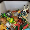 Image 2 : TOTE OF VINTAGE TOYS