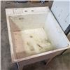 Image 2 : WASH BASIN