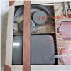 Image 2 : JET SETTER 8 PIECE TRAVEL GIFT SET FOR IPHONE/IPAD/IPOD, CHARGING CABLES, HEADPHONES AND CASES